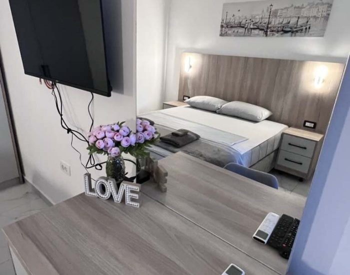 59F40DB3-FFBE-4205-9049-6C14638F7234