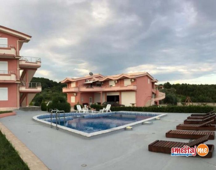 Apartmani sa Bazenom