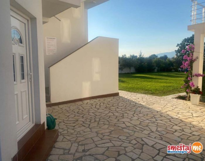 Smestaj-Apartments-Vila-Sara-M-Ulcinj-apartman.me00002