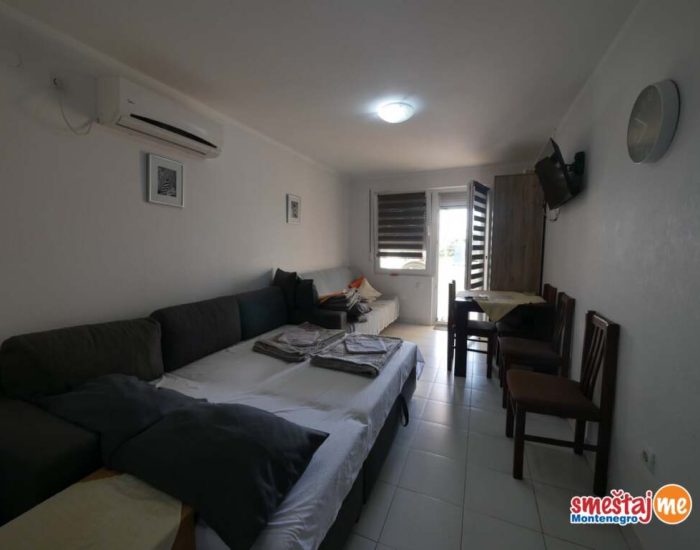 Smestaj-Filipovic-Dobra Voda-apartman.me00013
